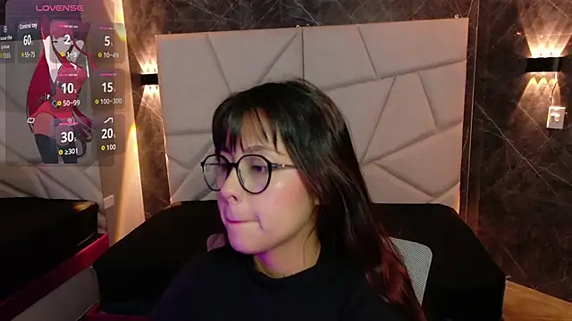 sophiaa 7 online show from October 24, 11:17 am