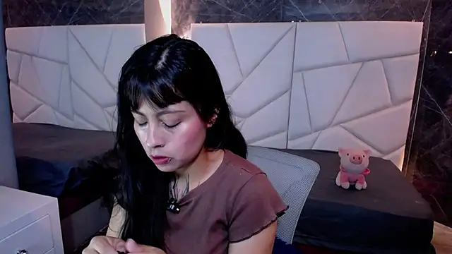 sophiaa 7 online show from February 10, 11:25 am