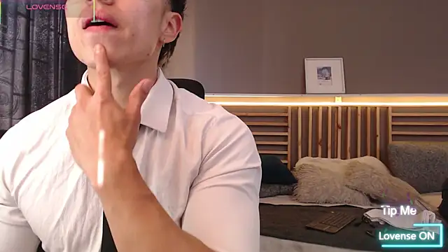 PaulEvens online show from February 10, 1:04 pm