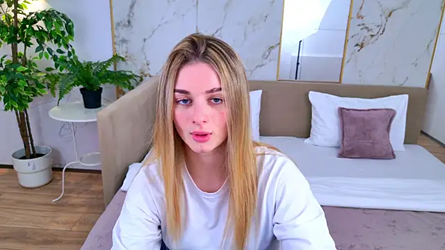 SweetyLicky online show from March 10, 4:01 pm