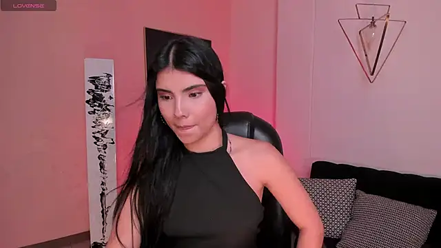 MiaLaurence online show from October 30, 7:47 pm