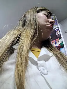 Snapshot of Sophie_del_Castillo chatting on September 27, 1:32 am Sophie del Castillo online show from September 27, 1:32 am