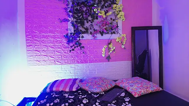 Katy bratz  online show from September 13, 2:44 am