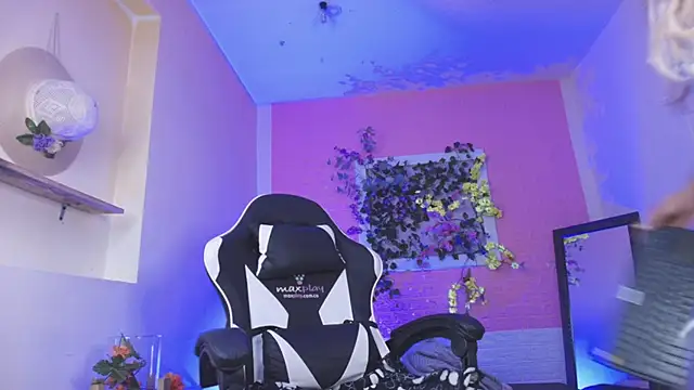 Katy bratz  online show from September 22, 2:24 am