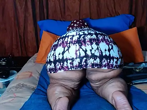 BOUNCINGASSX online show from February 18, 2:18 am