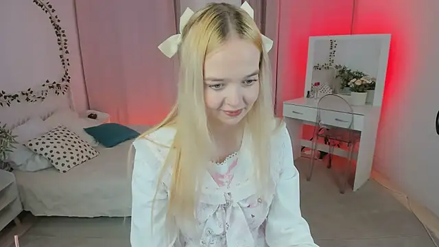 BellaMontgomery online show from October 15, 9:59 pm