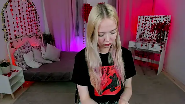 BellaMontgomery online show from February 10, 1:15 pm