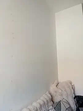 iamlalamilano online show from March 26, 1:49 pm