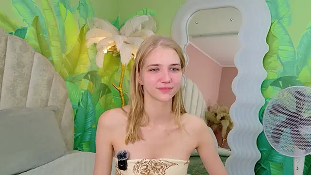 4example Chloe online show from July 9, 5:44 am