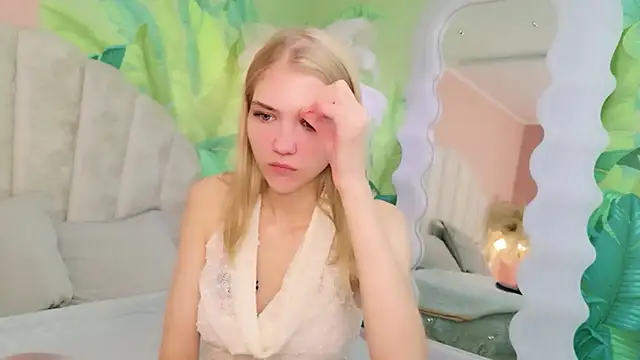 4example Chloe online show from July 12, 5:42 am