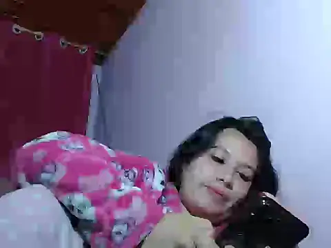 Snapshot of nina_kisslove chatting on October 16, 1:39 am nina kisslove online show from October 16, 1:39 am