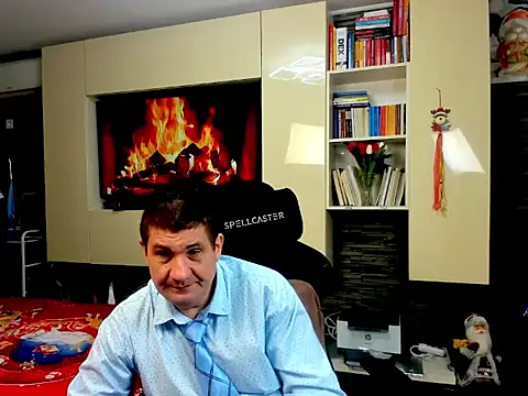 SpartacusDaddy48 online show from February 2, 12:37 pm