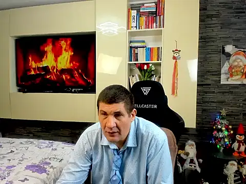 SpartacusDaddy48 online show from February 12, 5:41 pm