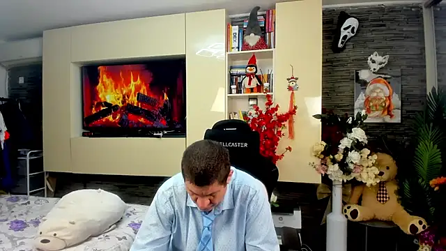 SpartacusDaddy48 online show from March 24, 1:16 pm