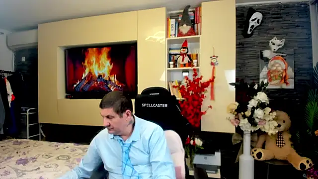 SpartacusDaddy48 online show from March 25, 1:22 am