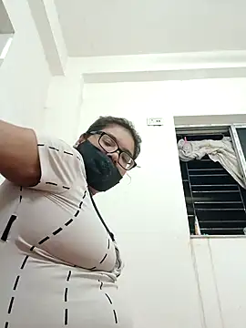 Elie couple143 online show from September 13, 4:40 pm