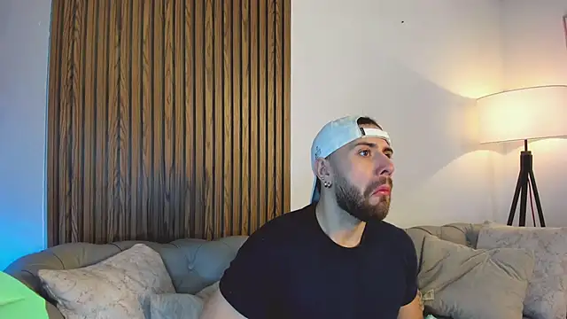 Maximo Wolff online show from March 11, 8:04 pm