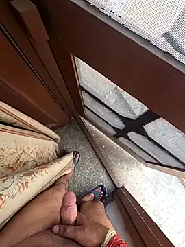 desir3dlund online show from April 14, 9:15 am