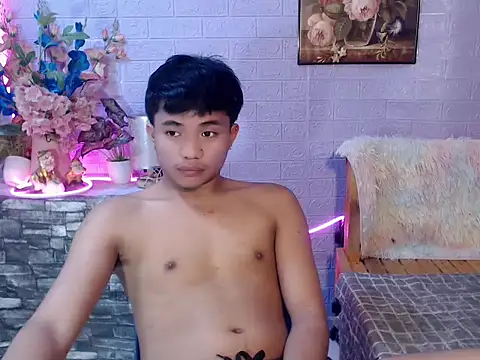 mostwantedtwink online show from August 6, 11:45 am
