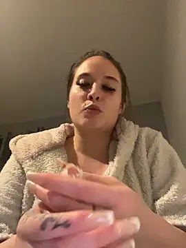 LollyLove  online show from February 21, 7:04 pm