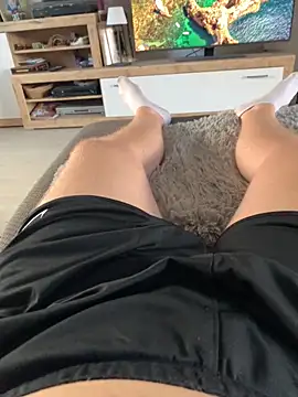 Snapshot of YoungDick004 chatting on October 27, 9:13 am YoungDick004 online show from October 27, 9:13 am