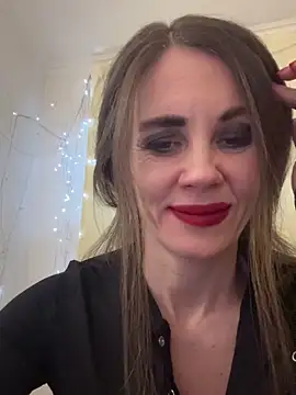 LucieMack online show from December 21, 9:00 pm