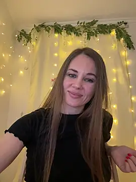 LucieMack online show from April 3, 6:17 pm