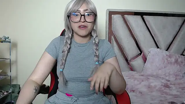 Snapshot of Arianna_fairy chatting on February 7, 3:38 pm Arianna fairy online show from February 7, 3:38 pm