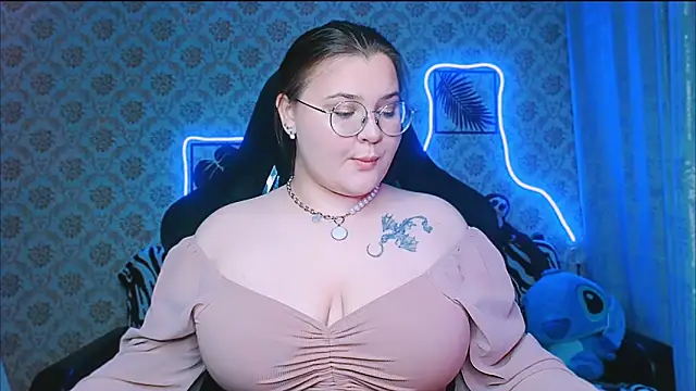 InLoveWithLife26 online show from September 15, 8:09 pm