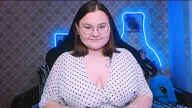 InLoveWithLife26 online show from October 4, 8:34 am