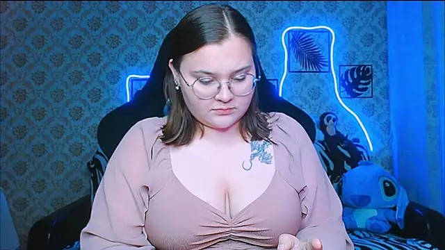 InLoveWithLife26 online show from October 5, 7:34 pm