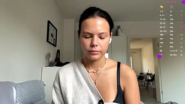 MaydaCornwall online show from November 12, 8:04 am