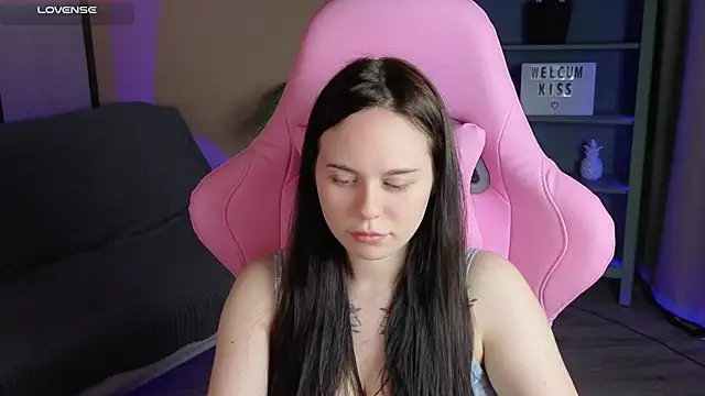 Snapshot of Alice_Moondark chatting on October 8, 8:50 pm Alice Moondark online show from October 8, 8:50 pm