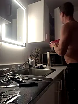 Snapshot of ironleg69 chatting on October 17, 2:15 am ironleg69 online show from October 17, 2:15 am