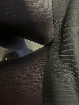 HiddenHoneyLDN online show from September 16, 8:48 am