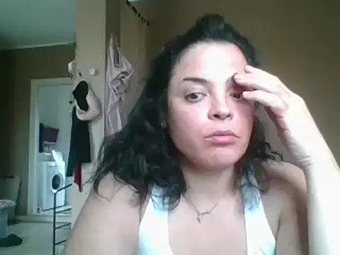 Snapshot of ITALIANASISIXX chatting on March 21, 7:46 am ITALIANASISIXX online show from March 21, 7:46 am