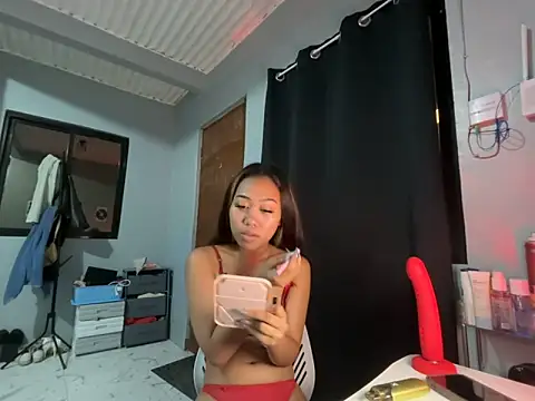 PinayLina18 online show from March 28, 2:11 am