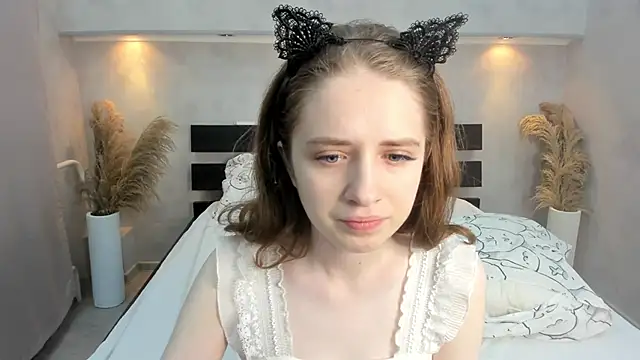 Camilla Kelly online show from October 16, 1:06 am