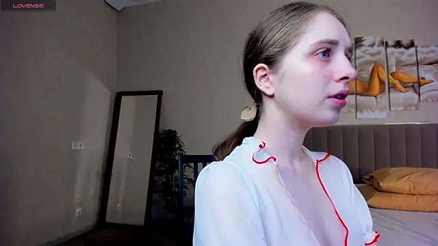 Camilla Kelly online show from March 23, 12:58 am