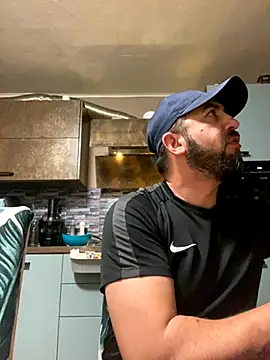 Snapshot of andrey1887 chatting on November 21, 12:43 am andrey1887 online show from November 21, 12:43 am