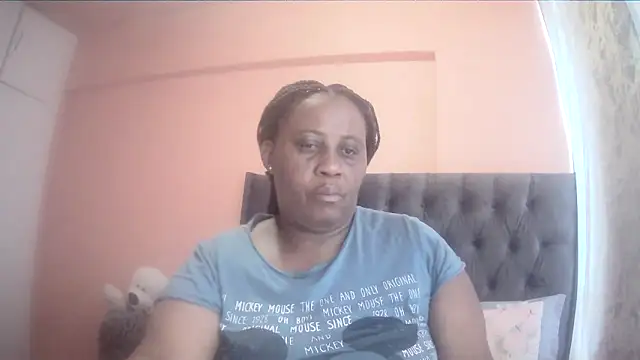 HUGEASSXXXXX online show from March 18, 5:21 am