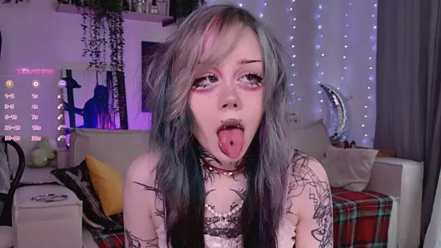 Snapshot of Lollyshy chatting on February 4, 9:37 am Lollyshy online show from February 4, 9:37 am