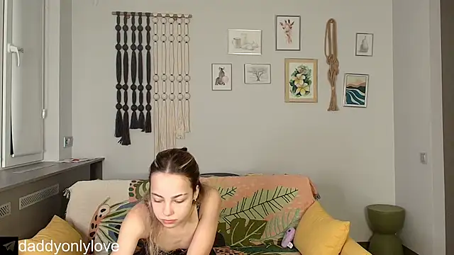 daddyonlyloveme online show from November 1, 8:11 pm