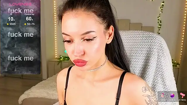 Snapshot of Alexa___Hill chatting on October 17, 9:17 pm Alexa Hill online show from October 17, 9:17 pm