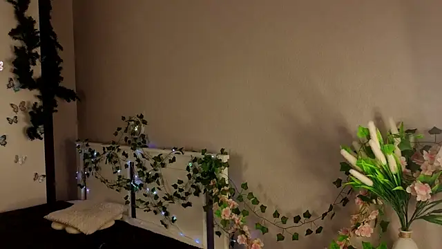 BlushinBloom online show from April 15, 6:09 am