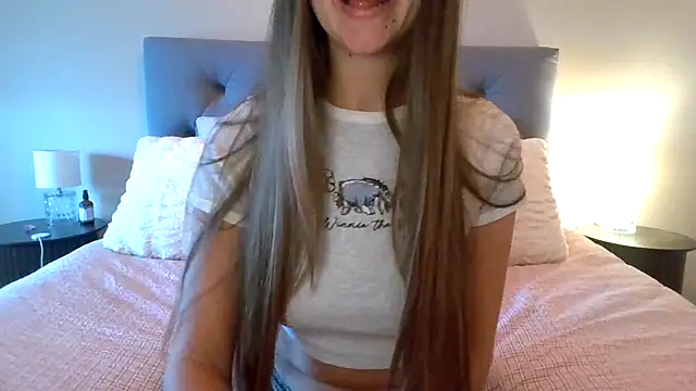 Snapshot of TaylorWest62 chatting on October 18, 1:56 pm TaylorWest62 online show from October 18, 1:56 pm