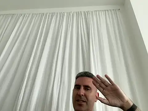 Snapshot of couplelatam2025_v2 chatting on March 14, 5:29 pm couplelatam2025 v2 online show from March 14, 5:29 pm