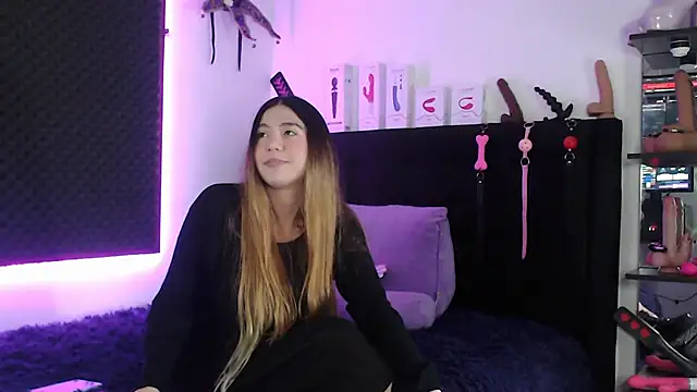 karlamoon23 online show from November 26, 10:33 pm