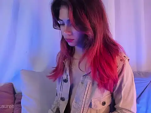 Laurenn 2 online show from November 8, 3:29 am