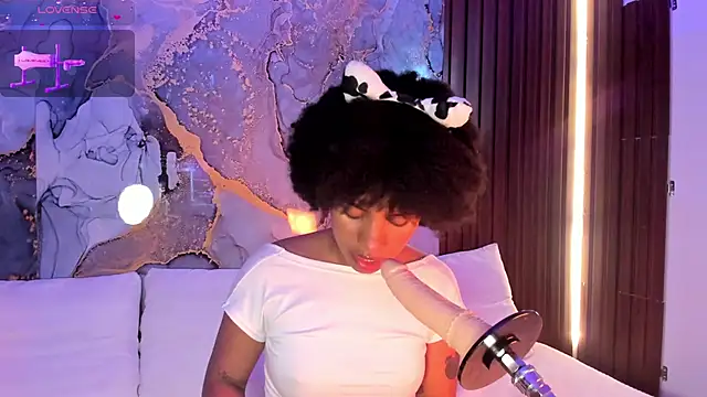 Lolalewis777 online show from October 7, 9:12 pm